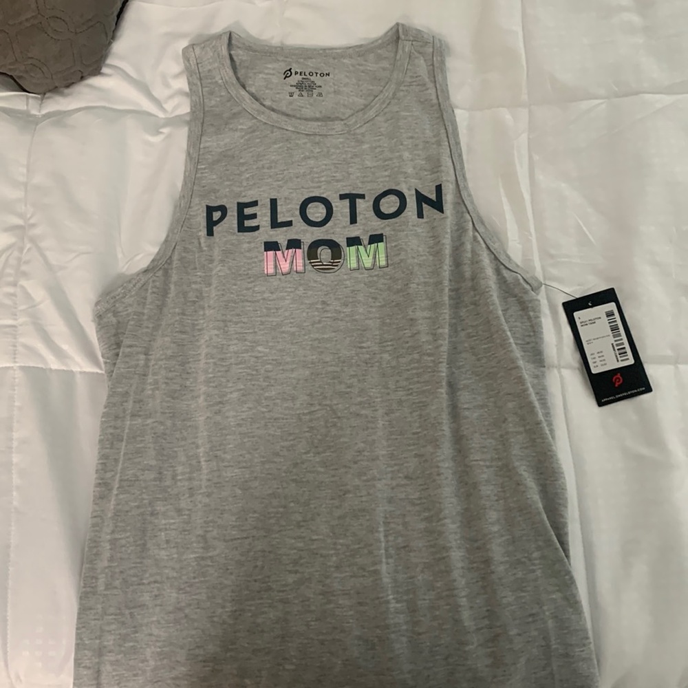 BNWT Peloton Mom Shirt